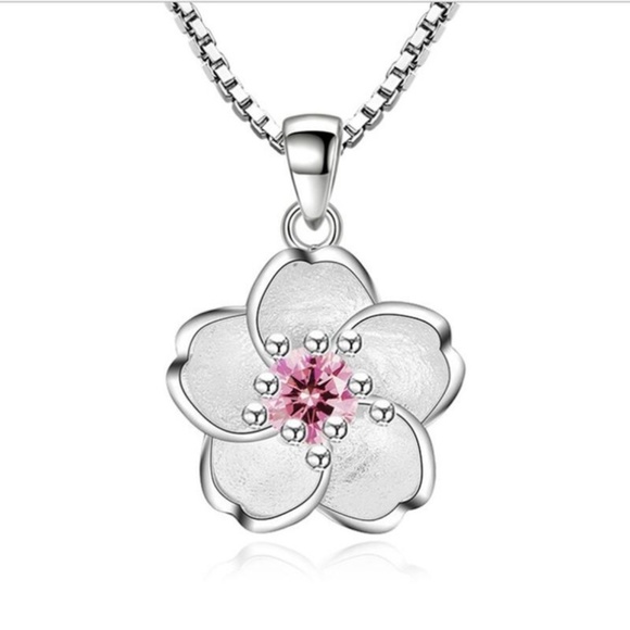 Jewelry - ❤️4 for $20 Sale❤️ Cherry-Blossom necklace